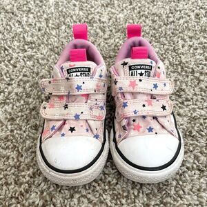 Size 6 / Toddler Girl Converse Sneakers